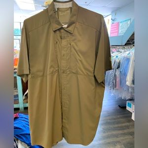 Under Armour polyester shirt